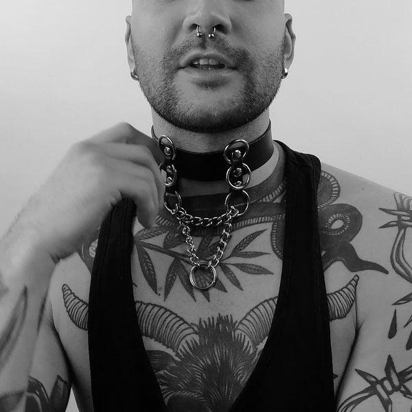 'TUGOMIR' black leather choker with chain